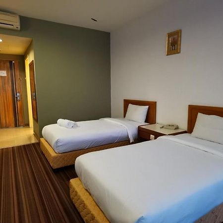 Folkmeldrum Hotel Johor Bahru Bagian luar foto