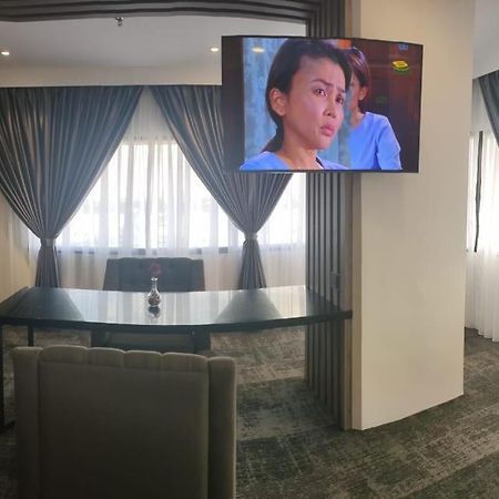 Folkmeldrum Hotel Johor Bahru Bagian luar foto