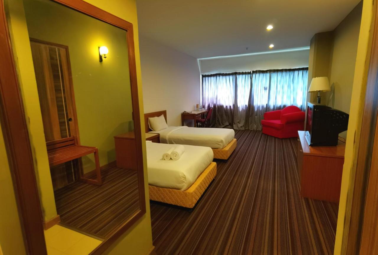 Folkmeldrum Hotel Johor Bahru Bagian luar foto