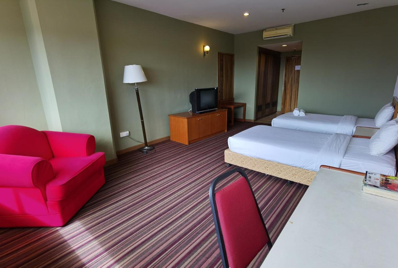 Folkmeldrum Hotel Johor Bahru Bagian luar foto
