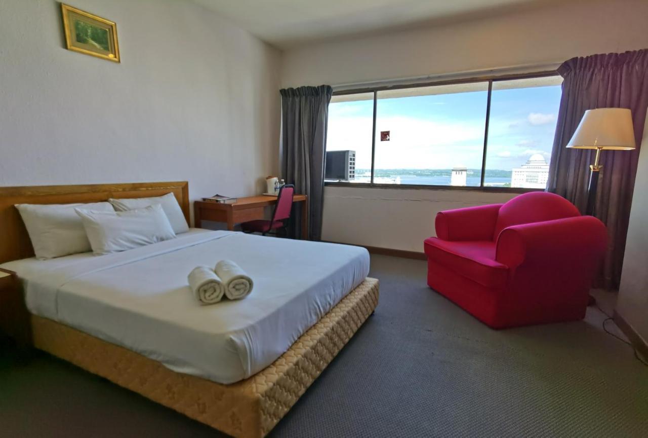 Folkmeldrum Hotel Johor Bahru Bagian luar foto