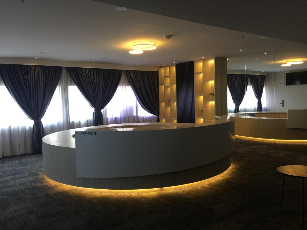 Folkmeldrum Hotel Johor Bahru Bagian luar foto