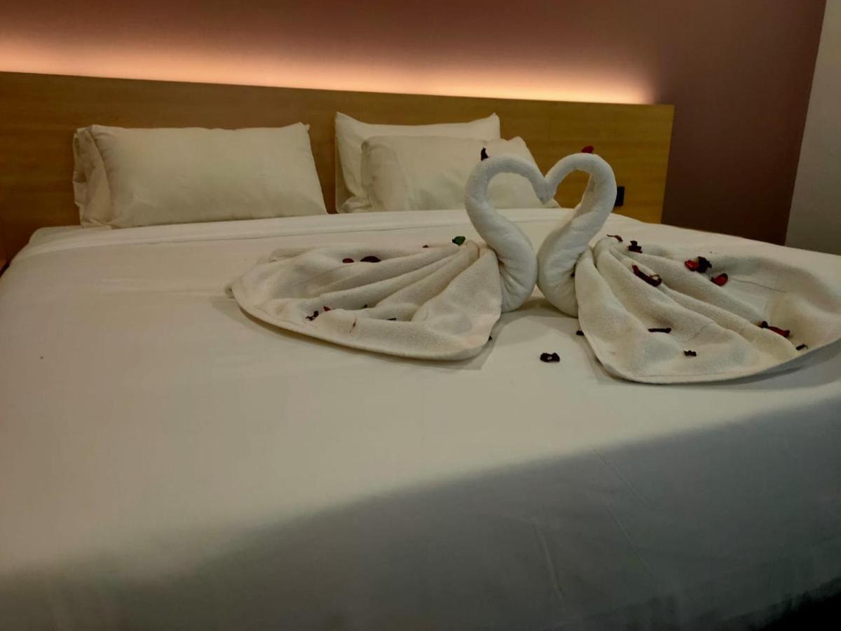 Folkmeldrum Hotel Johor Bahru Bagian luar foto